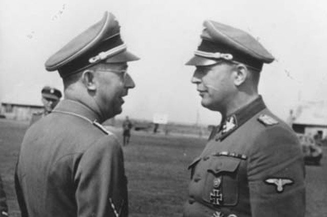 Heinrich Himmler z Hansem-Adolfem Prützmannem, który we wrześniu 1944 roku otrzymał zadanie zorganizowania Werwolfu.