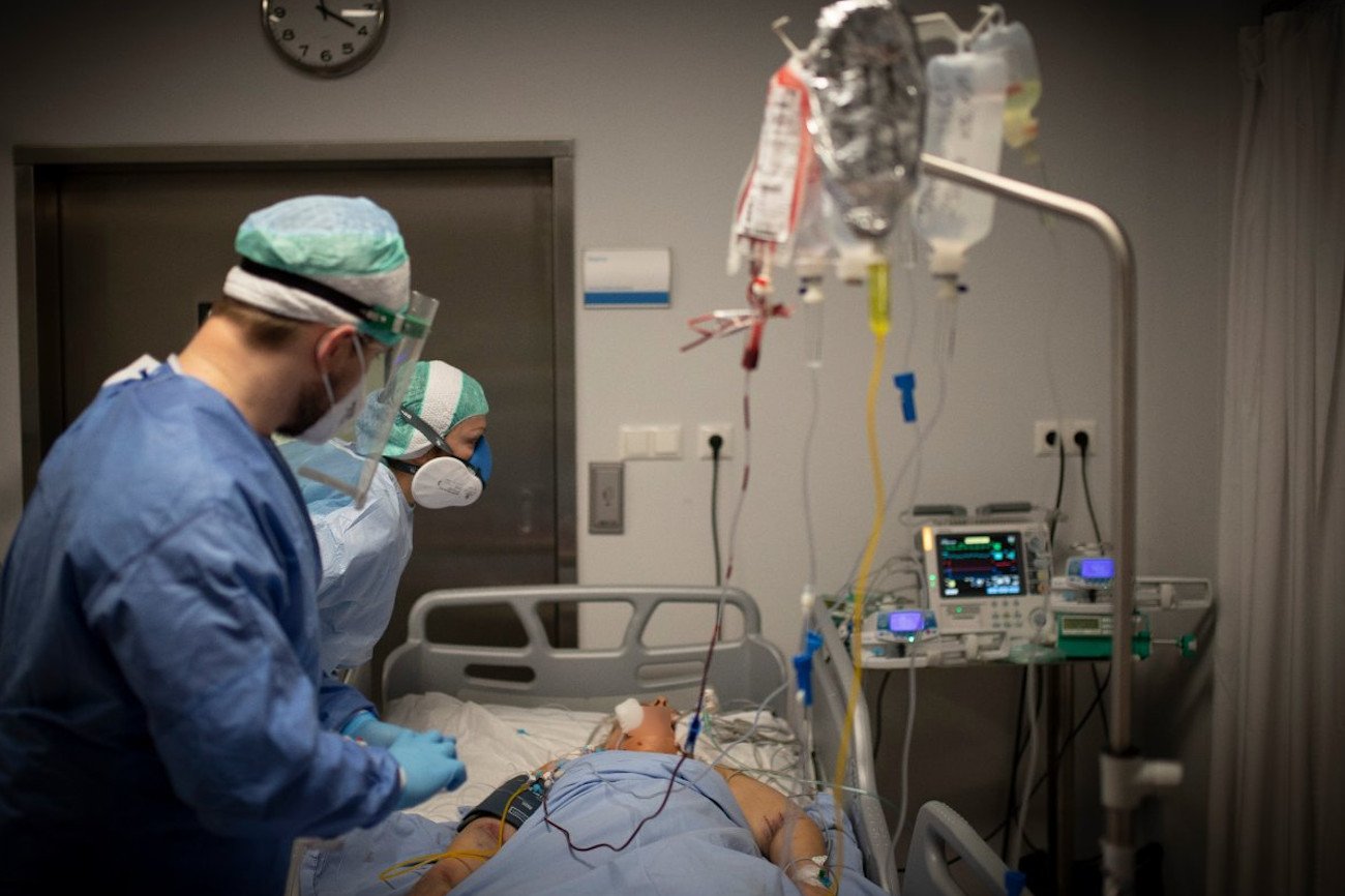 Lekarz Kamil Karpowicz napisał felieton, w którym zwrócił się bezpośrednio do niezaszczepionych mieszkańców Białegostoku.