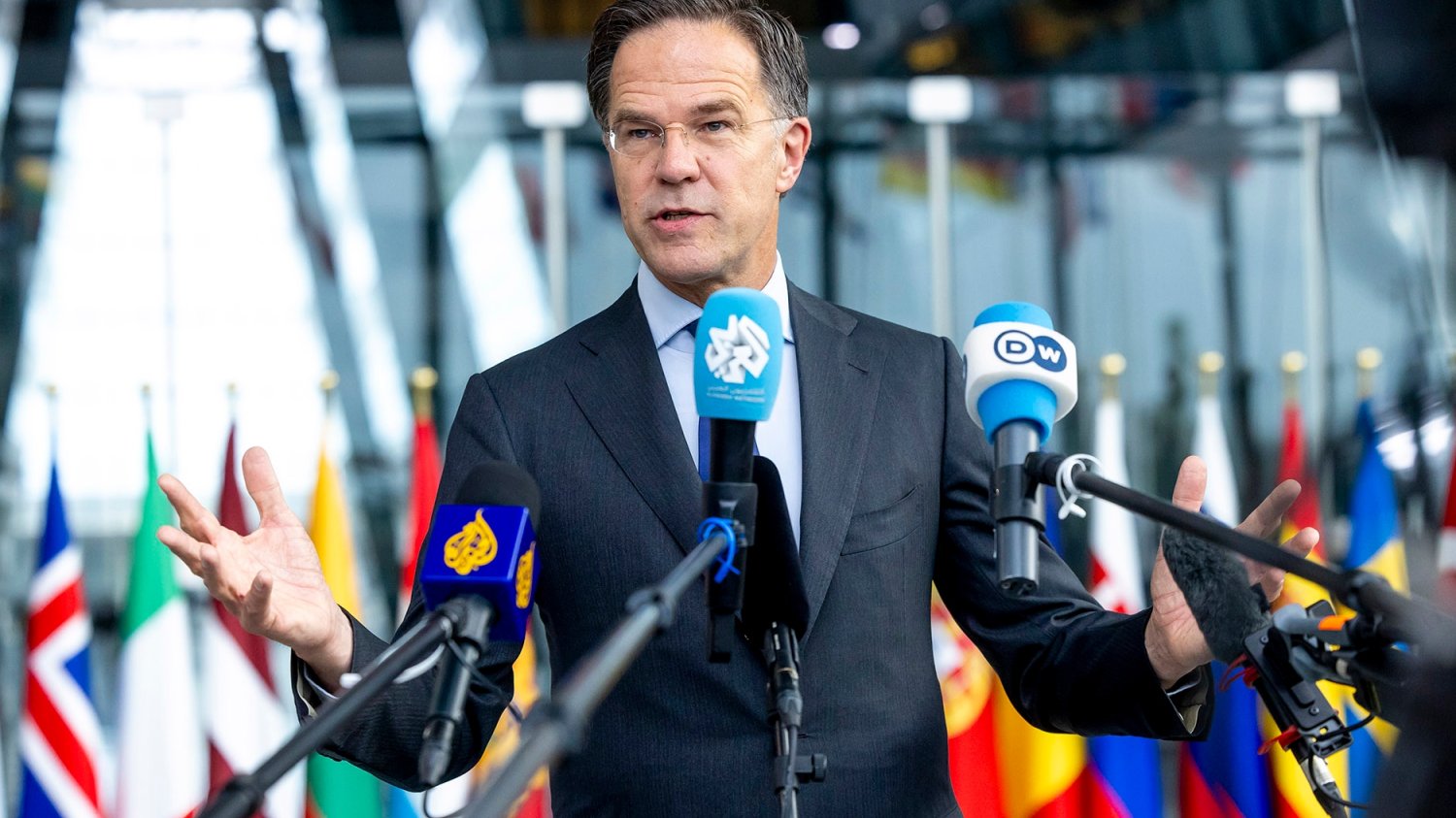 Szef NATO ostrzega przed czarnym scenariuszem. Wyjaśniamy co się dzieje Szef NATO Mark Rutte