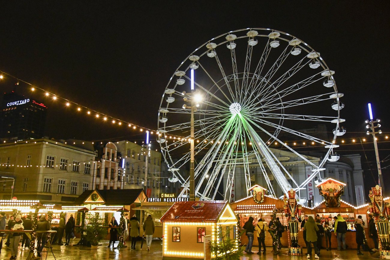 W wielu miastach Polski już działają jarmarki bożonarodzeniowe, m.in. w Katowicach.