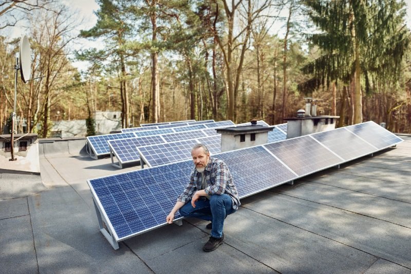 Bank BNP Paribas prowadzi bardzo rozbudowany program wspierania klientów we wdrażaniu ekologicznych rozwiązań w ich inwestycjach dotyczących mieszkalnictwa, biznesu czy rolnictwa. Oto przegląd zielonych produktów i usług skierowanych do klientów