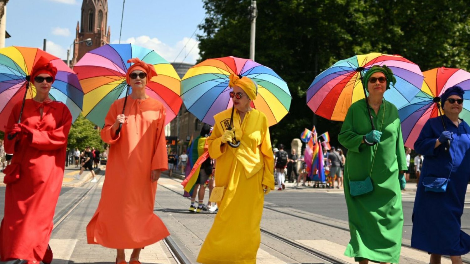 Wysłuchałam tyrady posła PiS o LGBT. Naprawdę z tym kojarzą mu się marsze równości? marsz równości