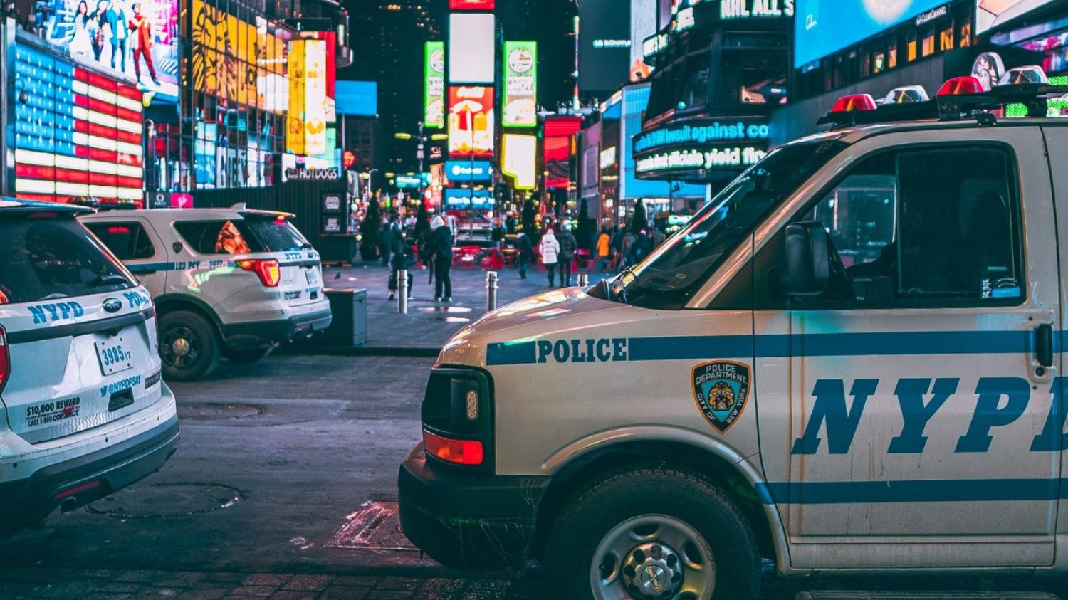 Strzelanina w wieżowcu na Manhattanie. Nie żyje 5 osób. Strzelanina na Manhattanie. Nie żyje 5 osób, w tym policjant.
