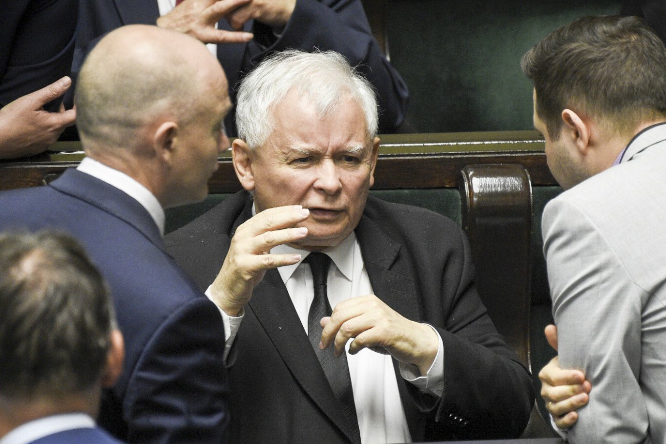 Kulisy posiedzenia klubu PiS. Jarosław Kaczyński był wściekły na swoich ludzi