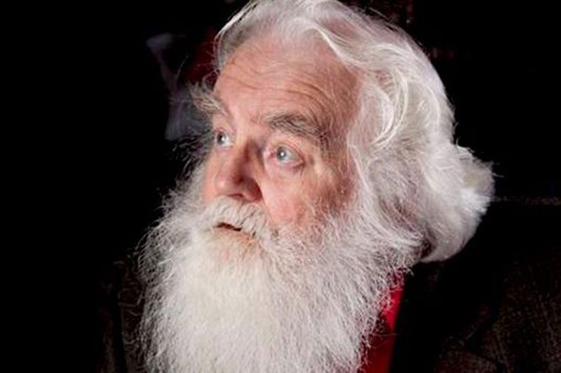 W piątek w Anglii pożegnano aktora, który wcielał się w Świętego Mikołaja w kultowej reklamie Coca-Coli. John Moor zmarł w wieku 85 lat.