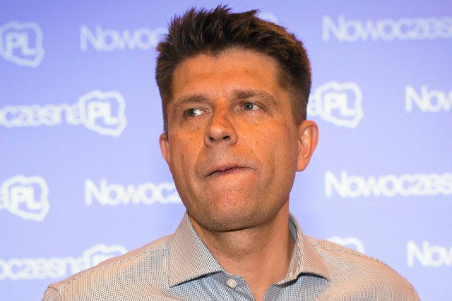 Ryszard Petru ma powody do niepokoju? Notowania Nowoczesnej spadają na łeb, na szyję.