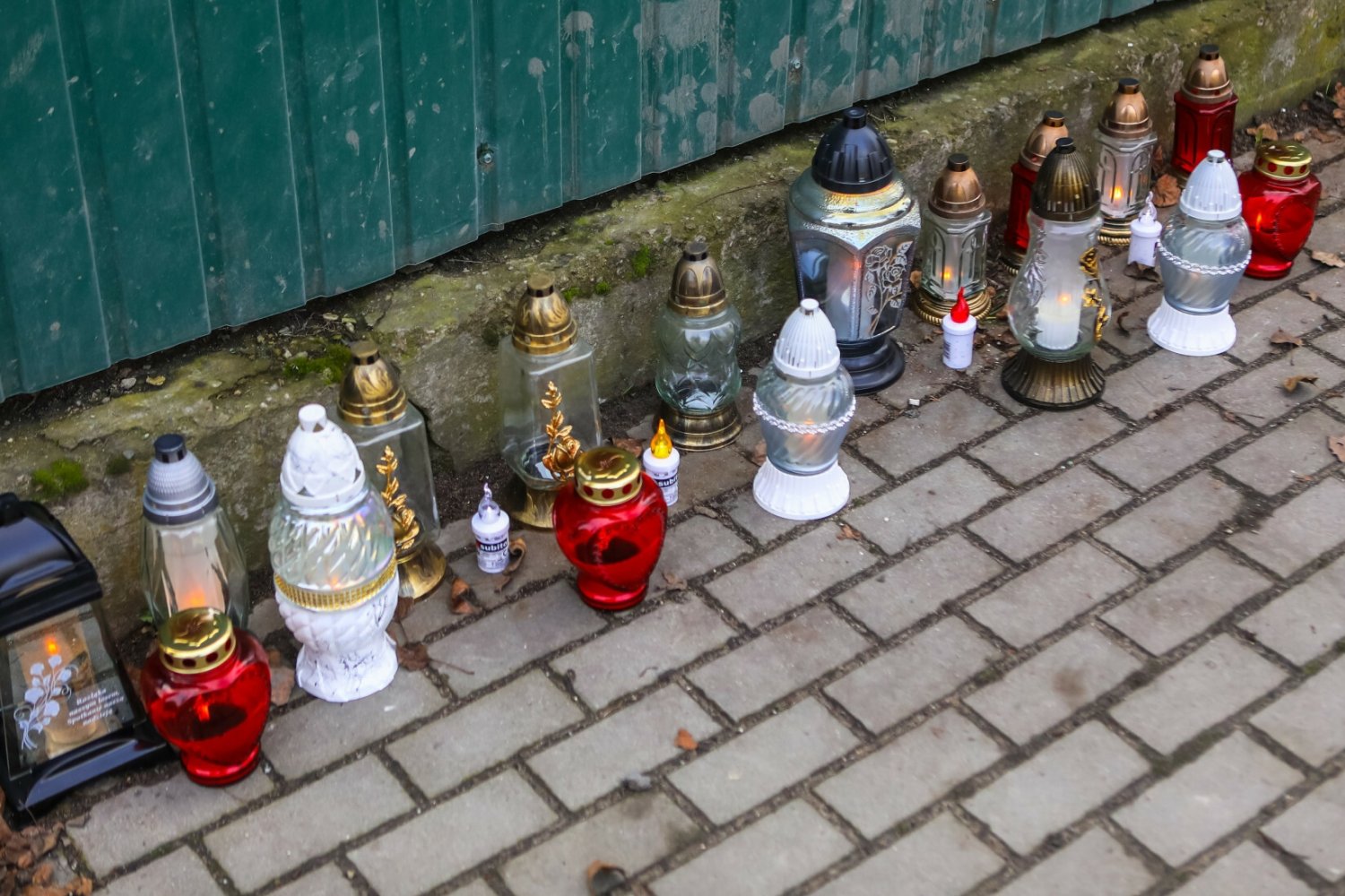 Znicze, zdjęcie ilustracyjne