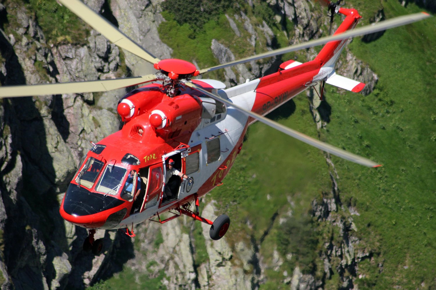 Wypadek w Tatrach. Policja ustala tożsamość turysty, który zginął po upadku z dużej wysokości.