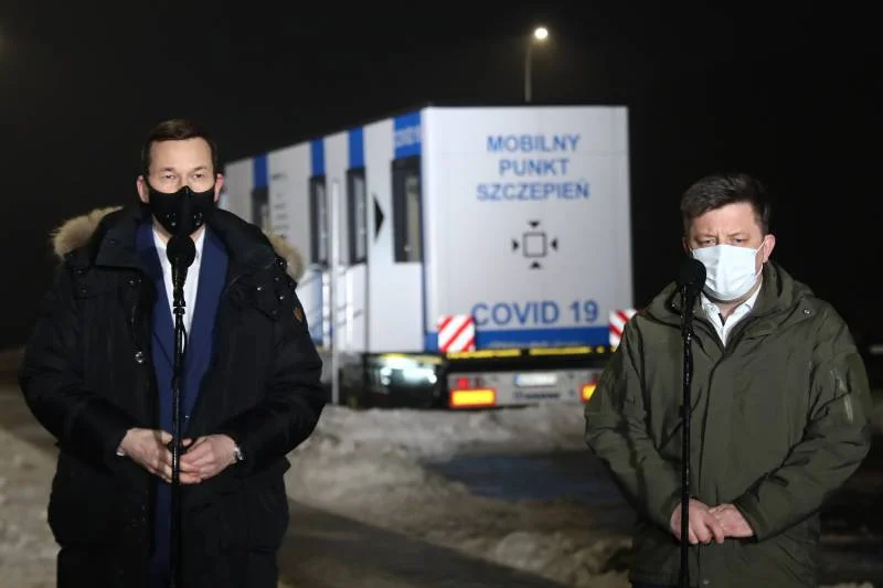 Premier Mateusz Morawiecki i minister Michał Dworczyk