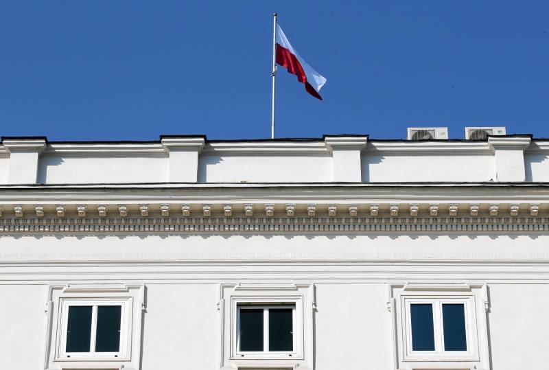 Ordo Iuris popiera wniosek Jana Rodziewicza o zastąpienie biało-czerwonej flagi Polski nad Pałacem Prezydenckim Chorągwią Rzeczypospolitej.
