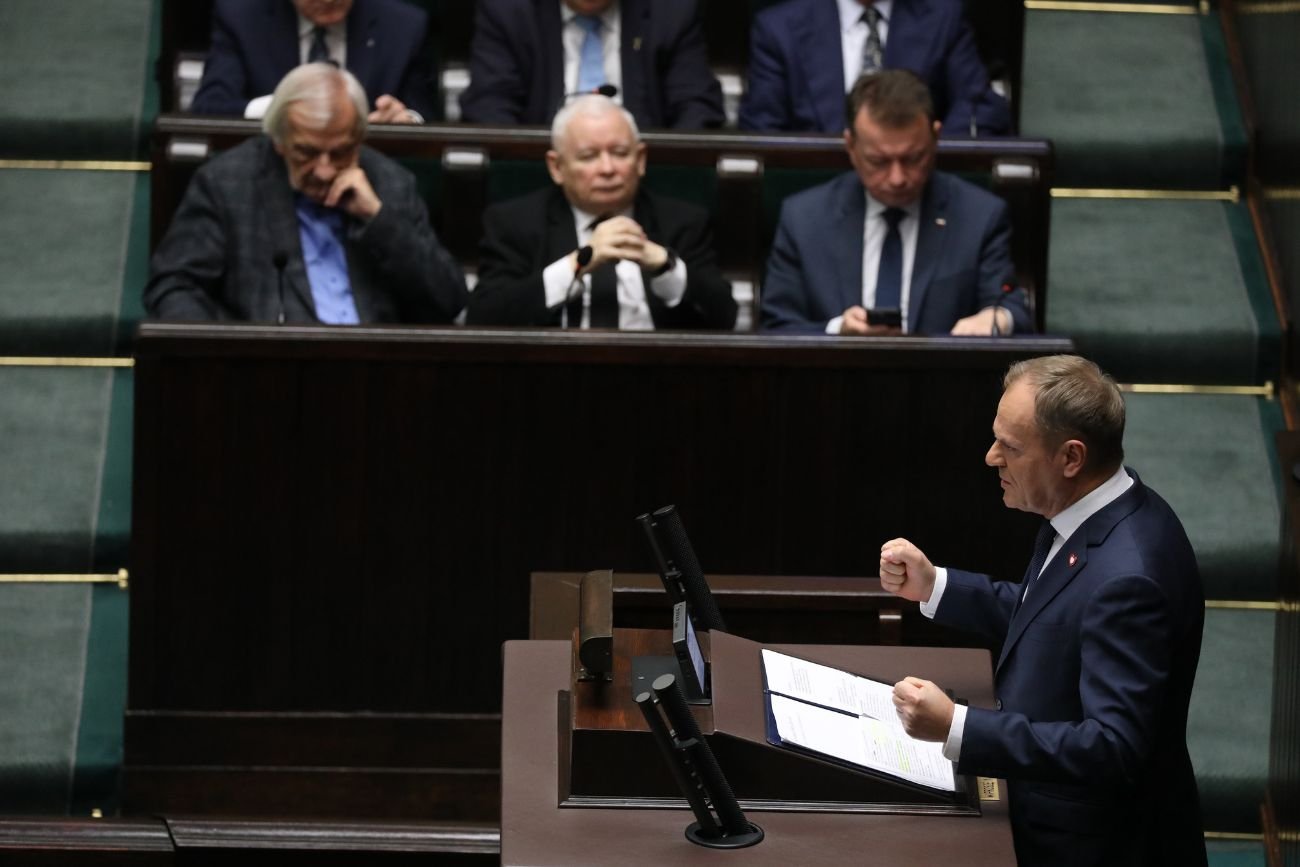 Ekipa Papy czy PiS? smerfy wskazali, kto bardziej podzielił nasz kraj
