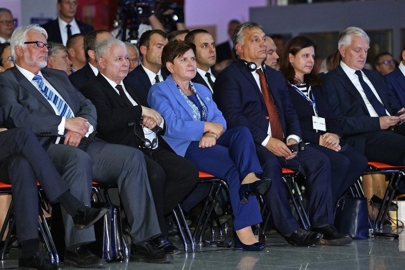 09. 2016, Forum Ekonomiczne w Krynicy. Victor Orban, Jarosław Kaczyński i Beata szydło razem.