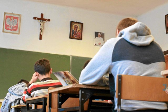 Lekcje religii to dla wielu uczniów i rodziców przykry obowiązek.