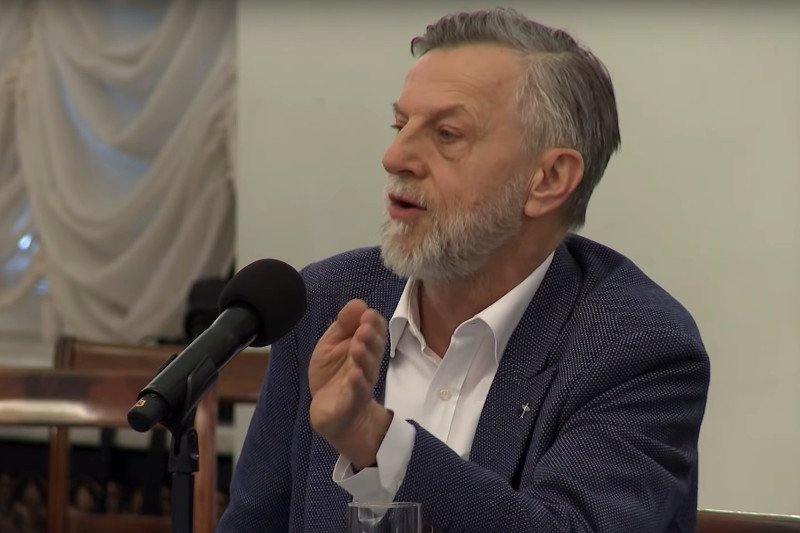 "Podczas obrad Okrągłego Stołu komuniści podzielili się władzą z własnymi agentami" – stwierdził prof. Andrzej Zybertowicz. Za tę wypowiedź pozywa go grupa opozycjonistów z czasów PRL.