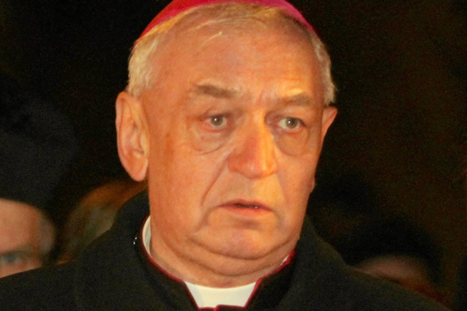 Biskup senior Andrzej Suski odpiera zarzuty w sprawie ukrywania czynów pedofilskich księży.