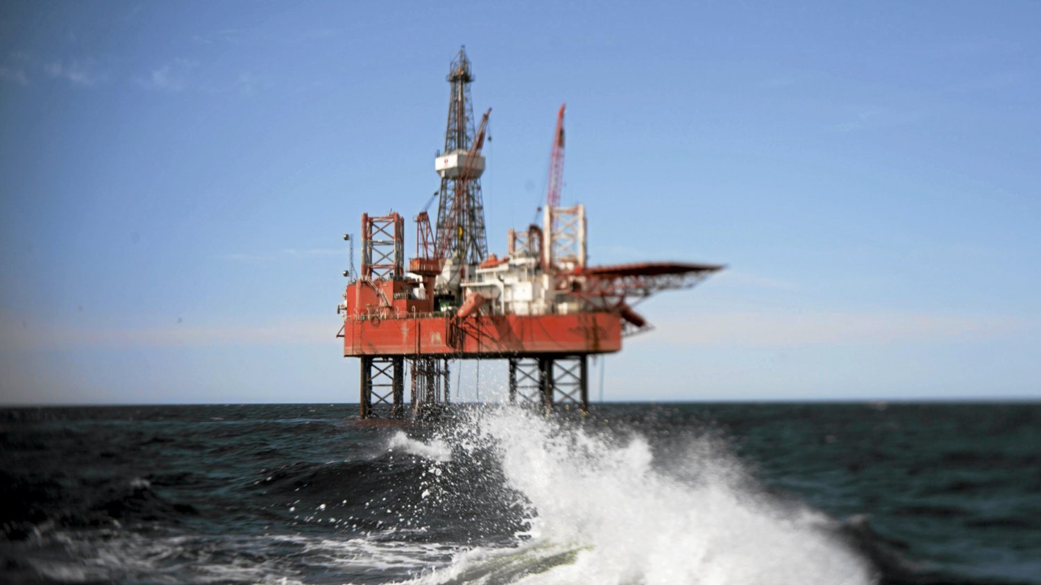 Platforma Petrobaltic na Morzu Bałtyckim celem Rosji. Pojawiły się myśliwce