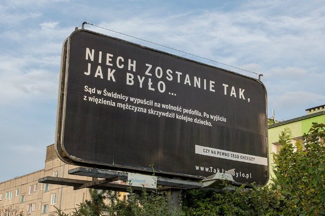 Billboard w ramach kampanii "Sprawiedliwe sądy".