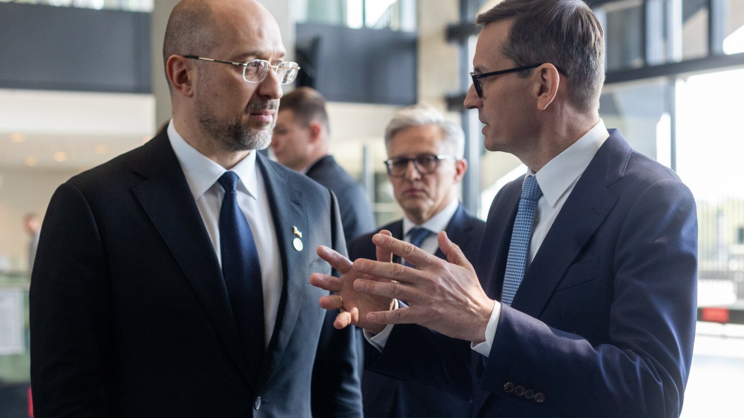 Premier Ukrainy Denys Szmyhal skrytykował decyzję Polski ws. ukraińskiego zboża Premier Ukrainy Denys Szmyhal i premier Polski Mateusz Morawiecki.