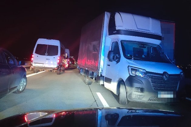 W czwartek 8 grudnia troje kierowców jechało w przeciwnym kierunku na autostradzie A4.