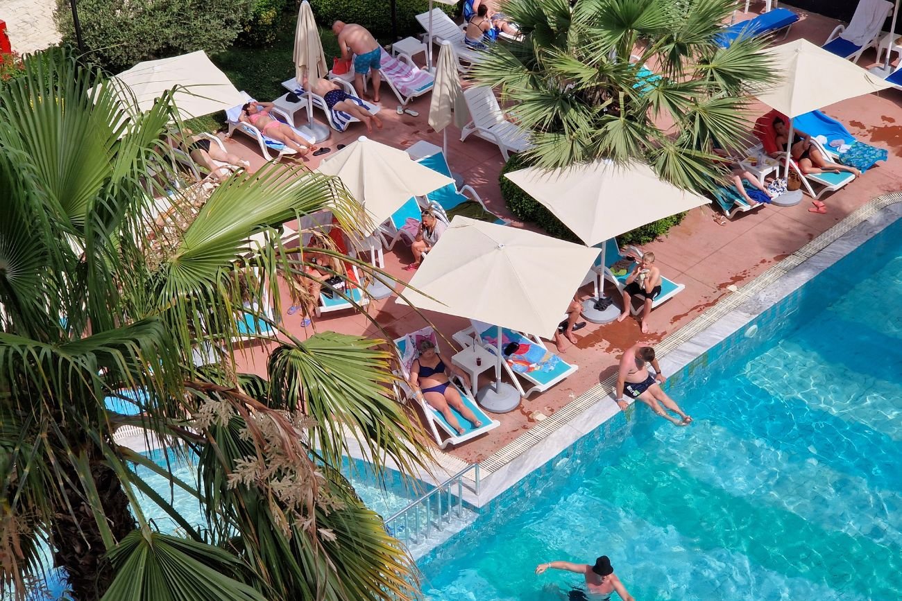 Rezerwacje leżaków to zmora na każdym all inclusive