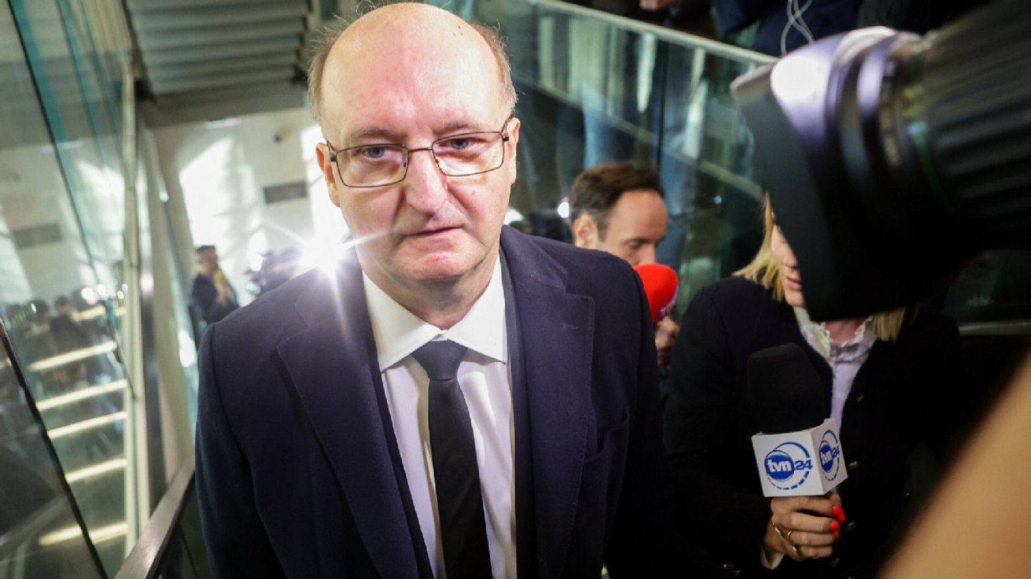 Piotr Wawrzyk zmienia front. Komisja ds. afery wizowej zarządziła przerwę.