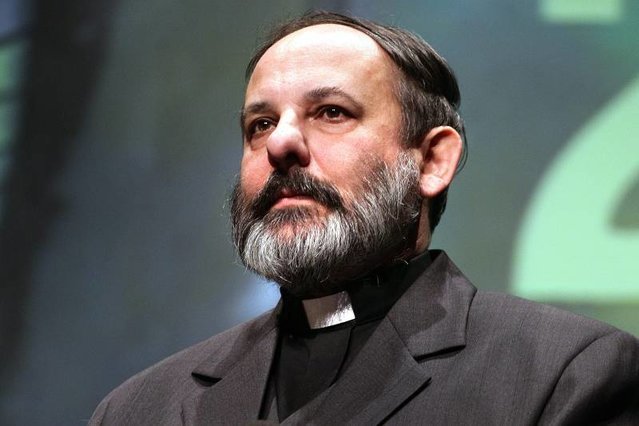 Ks. Isakowski-Zaleski skrytykował bp. Pieronka z powodu jego słów o samopodpaleniu Piotra S. Zarzucił hierarsze Kościoła rzymskokatolickiego, że jest heretykiem.