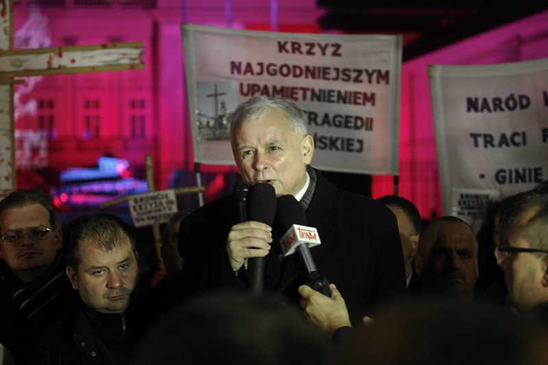 Jarosław Kaczyński podczas marszu w listopadową miesięcznicę katastrofy smoleńskiej.