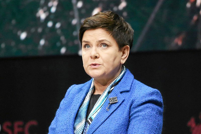 Jak donosi "Wprost", gdy Jarosław Kaczyński zostanie premierem, Beata Szydło ma rozpocząć walkę o fotel prezydenta Warszawy.