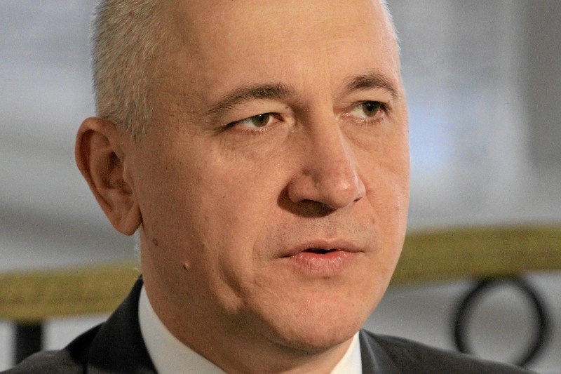 Brudziński: Gdy Kaczyński był premierem Sikorski dworował sobie z Tuska i Komorowskiego, teraz odwrotnie