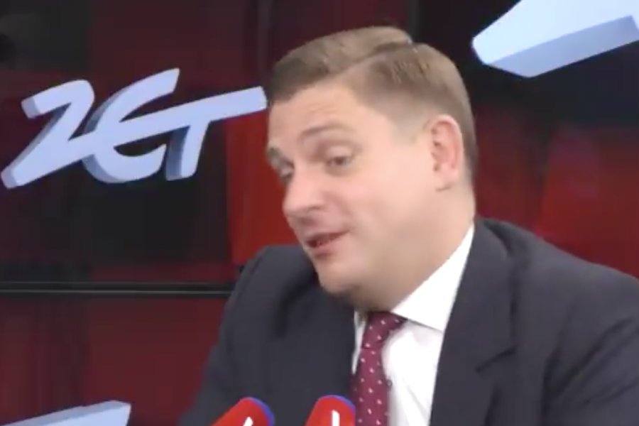 Bartosz Kownacki tłumaczył w Radiu Zet okoliczności oddania swojej premii. Jak mówi, ostatecznie przekazał ją między innymi na Caritas.