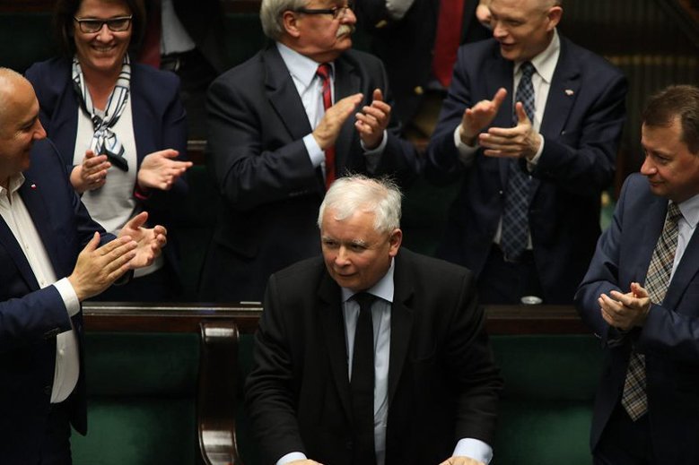 Do Sejmu weszliby jeszcze politycy ludowców i Kukiz'15 startujący z listy PSL.