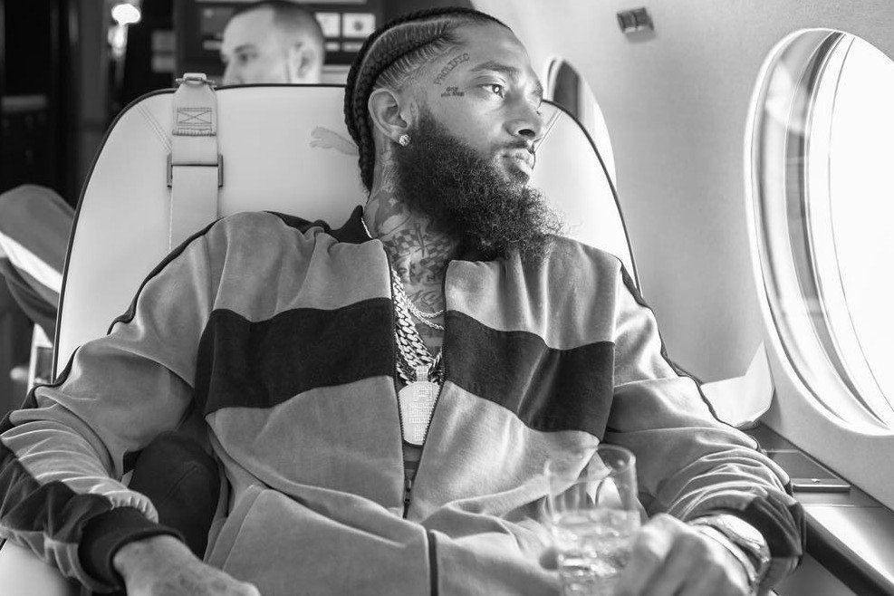Raper Nipsey Hussle został zastrzelony 31 marca przed swoim sklepem odzieżowym Marathon Clothing w Los Angeles.