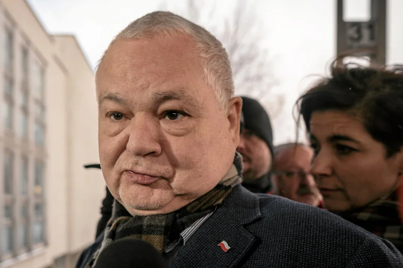 Glapiński zapewniał dziennikarzy, że były prezes KNF wyjdzie z aresztu jeszcze w tym miesiącu