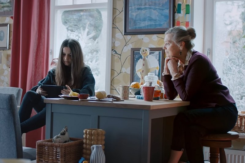 Głównymi bohaterkami tegorocznej reklamy jest babcia z wnuczką.