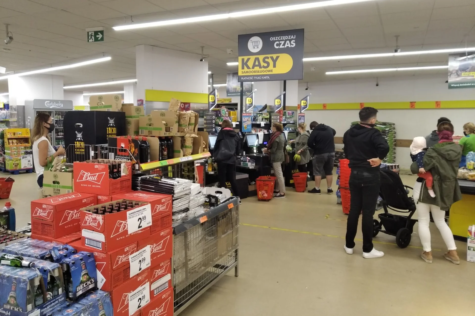 Zakupy przy kasach samoobsługowych czasem są problematyczne
