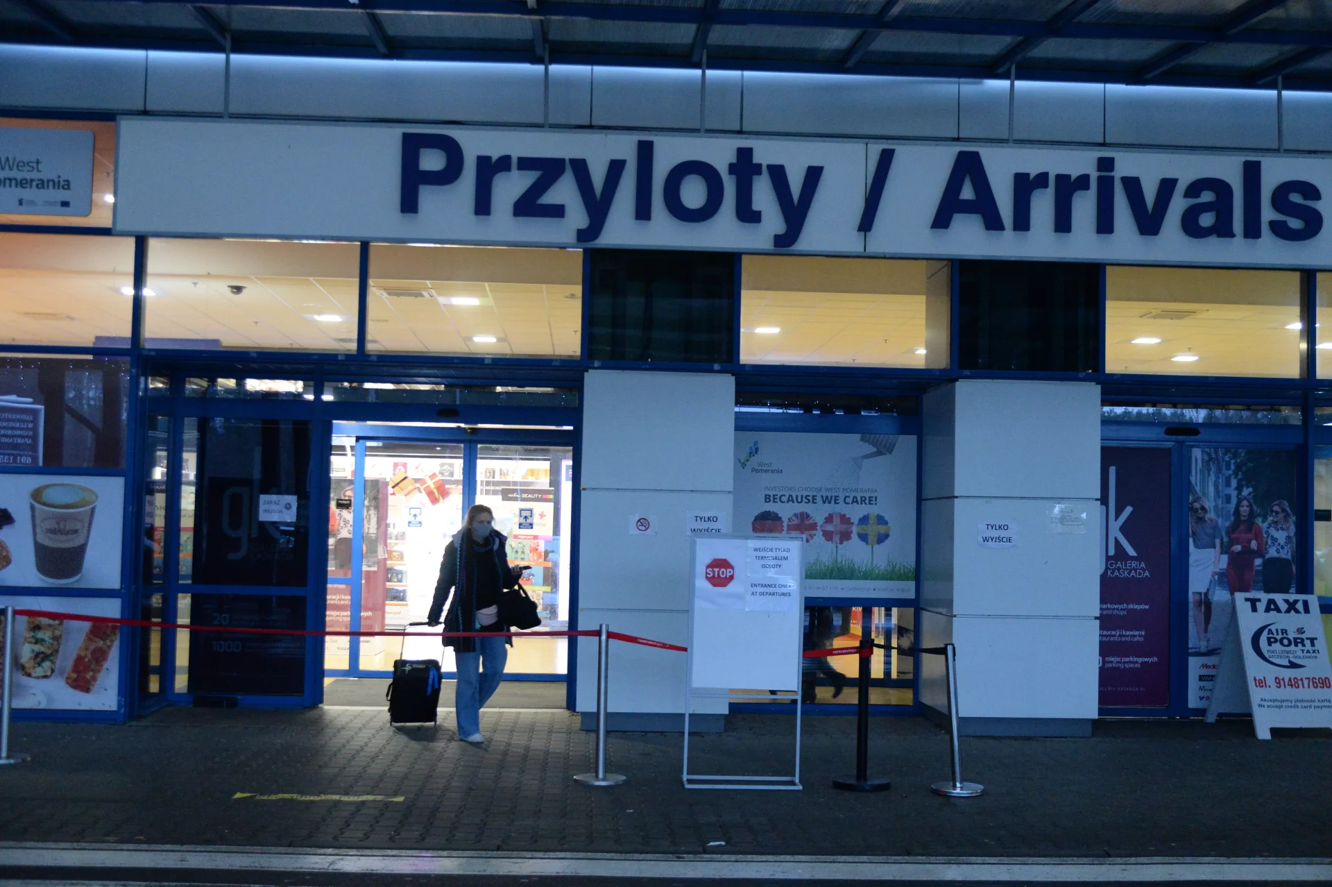 Straż Graniczna ma za zadanie "wyłapać" 55 podróżnych, którzy wrócili pod koniec kwietnia 2021 roku do Polski