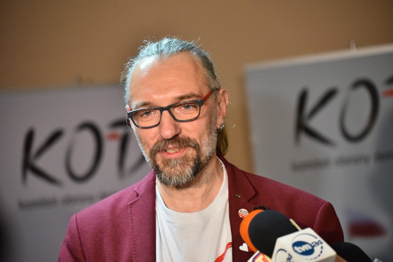 Mateusz Kijowski podpadł serią zdjęć w "Fakcie" wielu Polakom