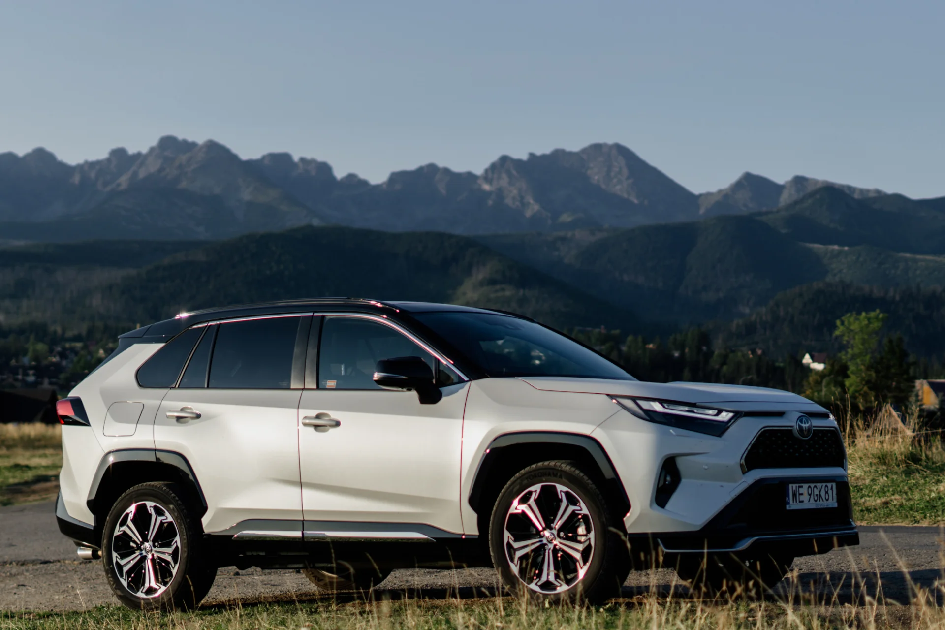 Pojechałem w góry RAV4. Toyota w tej wersji to gamechanger Toyota RAV4 Plug-in Hybrid w wersji Style. Test w trasie do Zakopanego