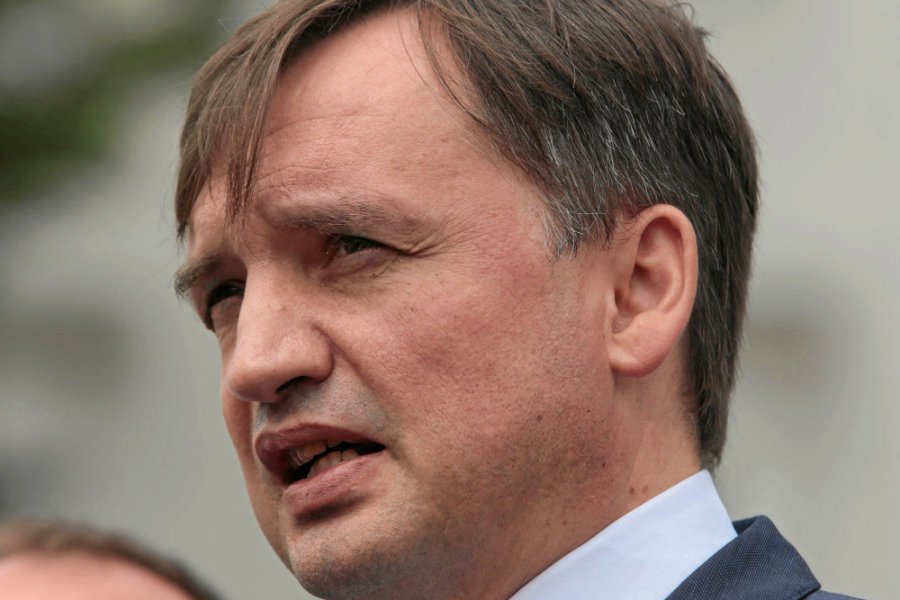 "Wprost": nad ministrem sprawiedliwości Zbigniewem Ziobrą w związku z aferą Piebiaka zbierają się czarne chmury.