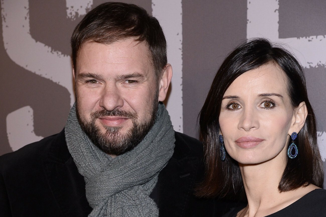 Tomasz Karolak i Viola Kołakowska praktykują ceremonię Kambo, która polega na wstrzykiwaniu sobie jadu amazońskiej żaby.