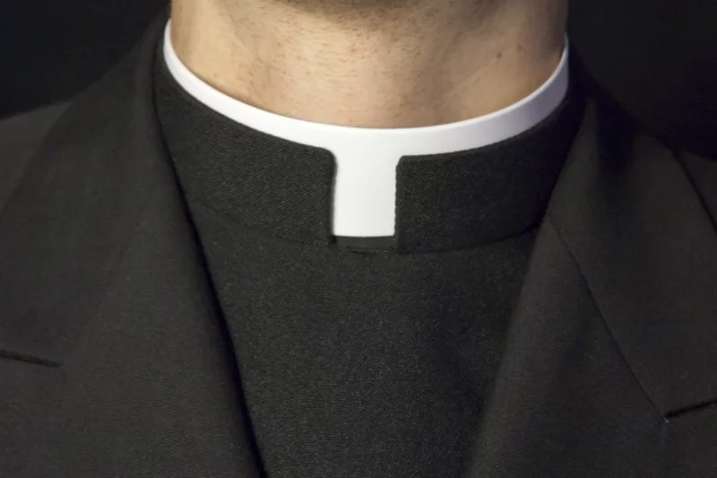Większość Polaków jest za zniesieniem obowiązku celibatu.