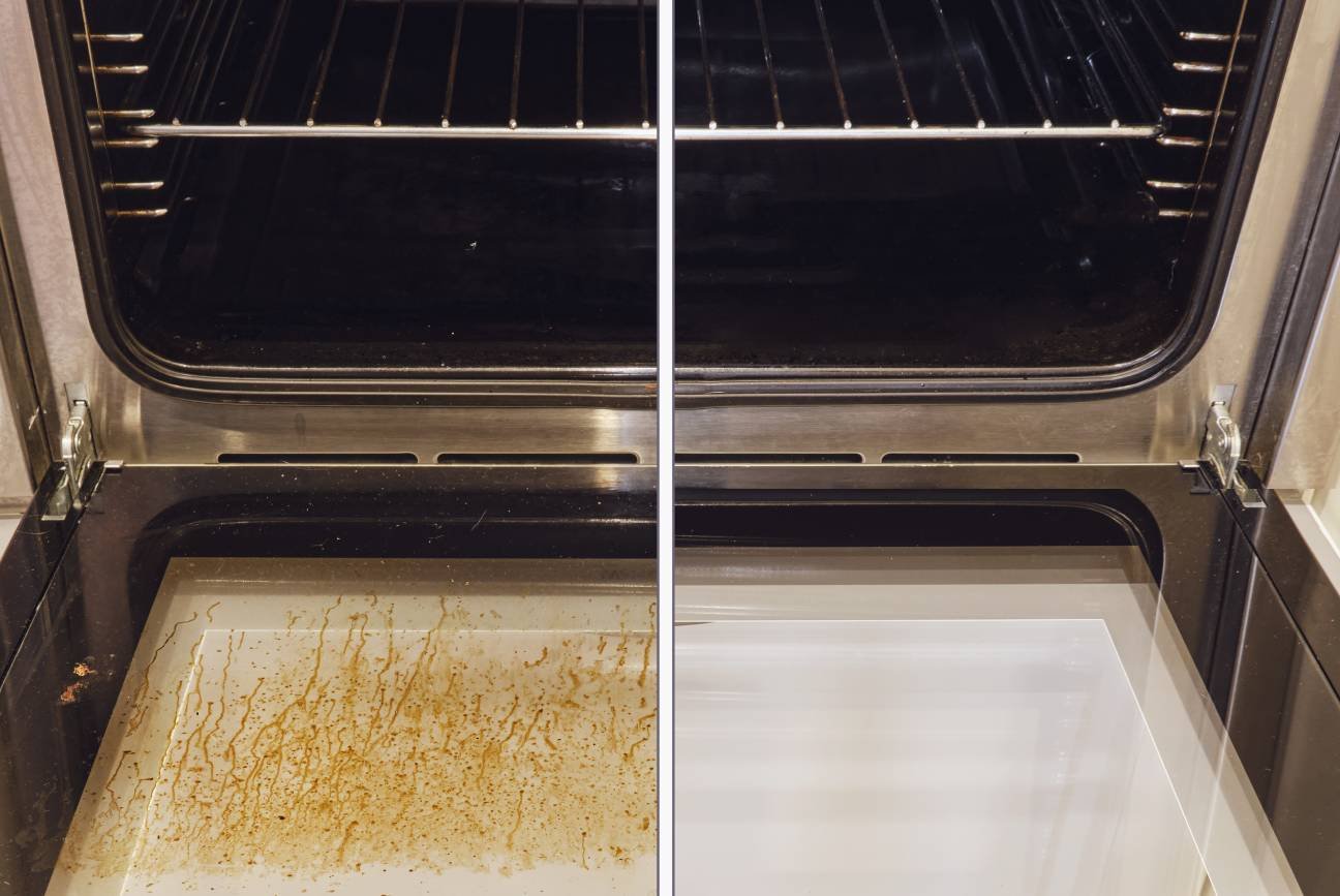 Jak wyczyścić piekarnik z tłuszczu. Posyp i zrób peeling