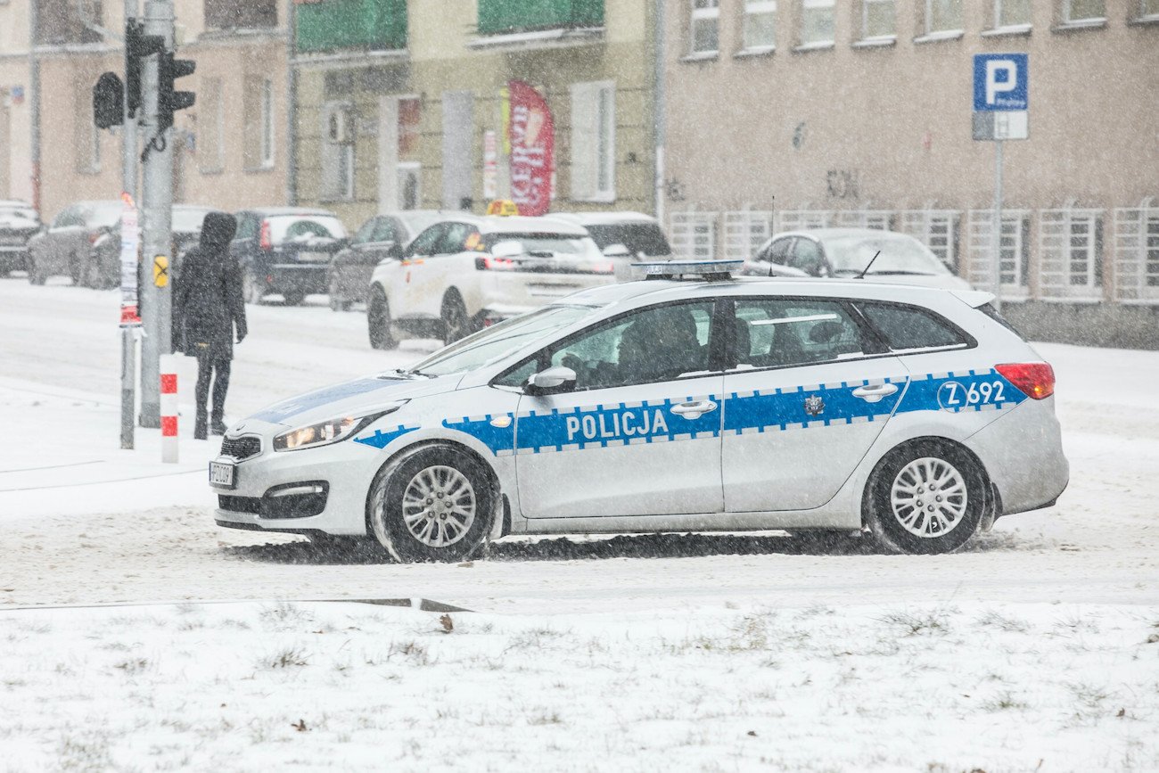 Ukradli kiszoną kapustę. Beczki toczyli po drodze