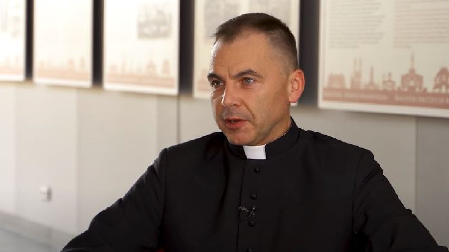 "Będziesz prywatną s*ką". Tak ksiądz Dębski pisał do internautki