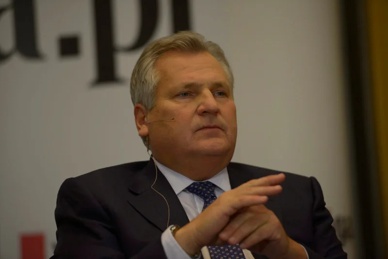Kwaśniewski broni Wałęsy.