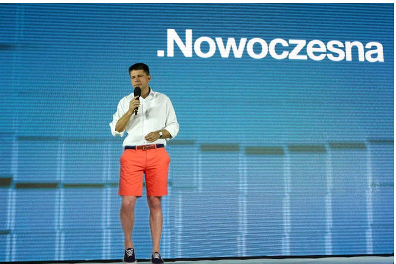 Ryszard Petru musi zaprzeczyć swojemu dotychczasowemu wizerunkowi