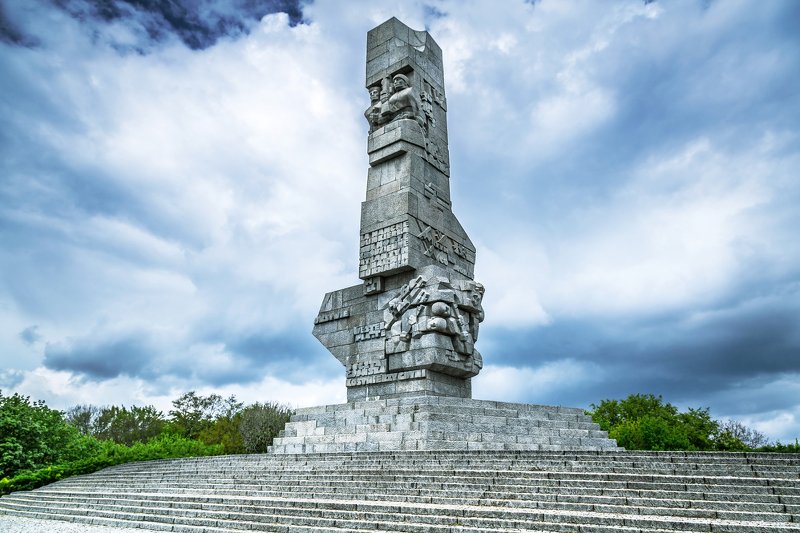 Obrona Westerplatte we wrześniu 1939 r. stała się symbolicznym początkiem II wojny światowej i symbolem oporu wobec agresji niemieckiej. Na zdjęciu Pomnik Obrońców Wybrzeża.