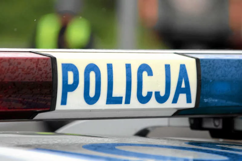 Policja zatrzymała pijanych polityków. Ich próbki krwi, które miały dowodzić pijaństwa, tajemniczo zniknęły.