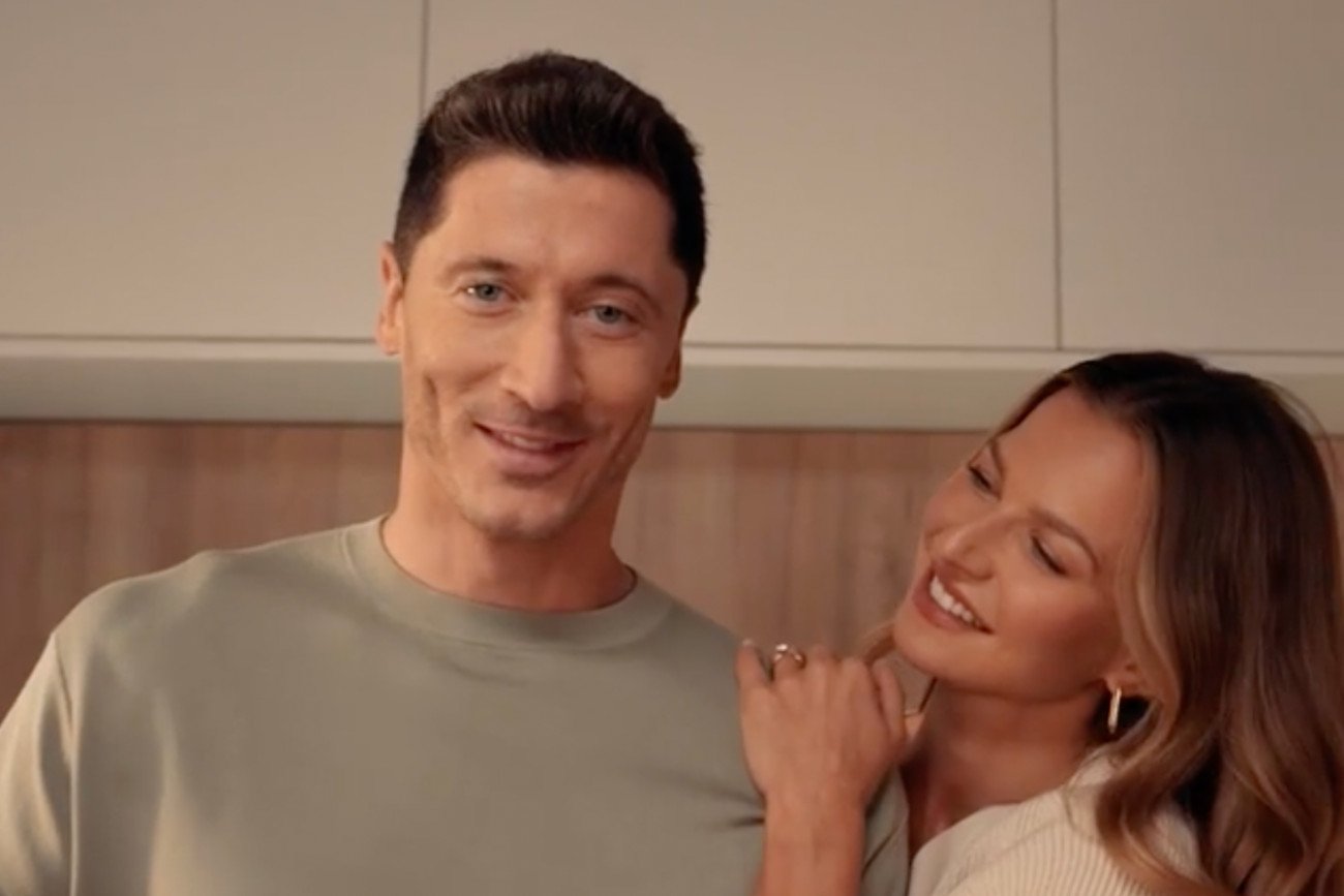 Robert Lewandowski dołączył do małżonki i wspólnie reklamują swój nowy catering dietetyczny.