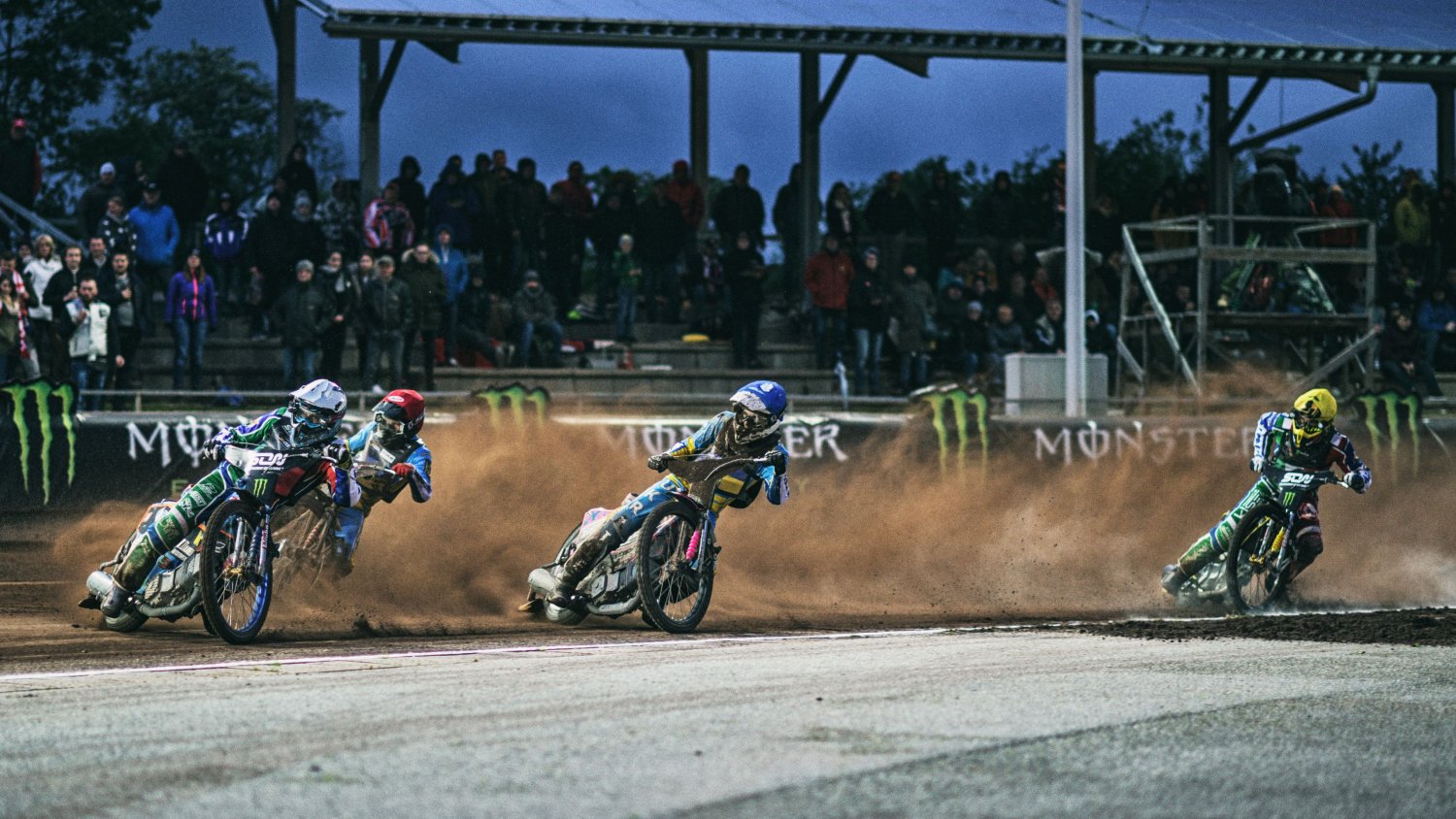 Ciekawe rozstrzygnięcia zapadły w dwóch półfinałach Drużynowych Mistrzostw Świata na żużlu.